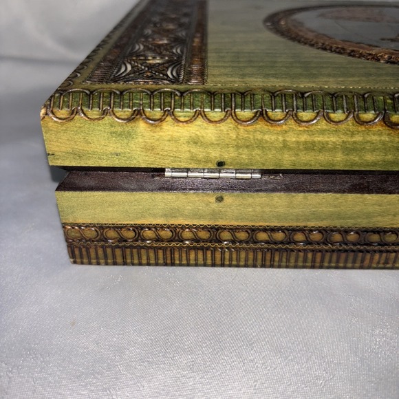 VTG Wooden Handcarved Etched Box‎ Old World Map Americas Poland Made Hinged - Picture 9 of 11